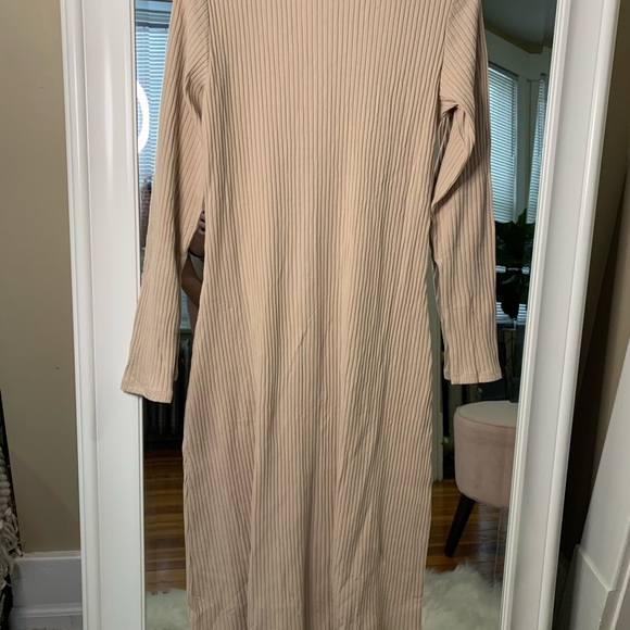 AE Knit Button Front Midi Dress - Picture 4 of 6